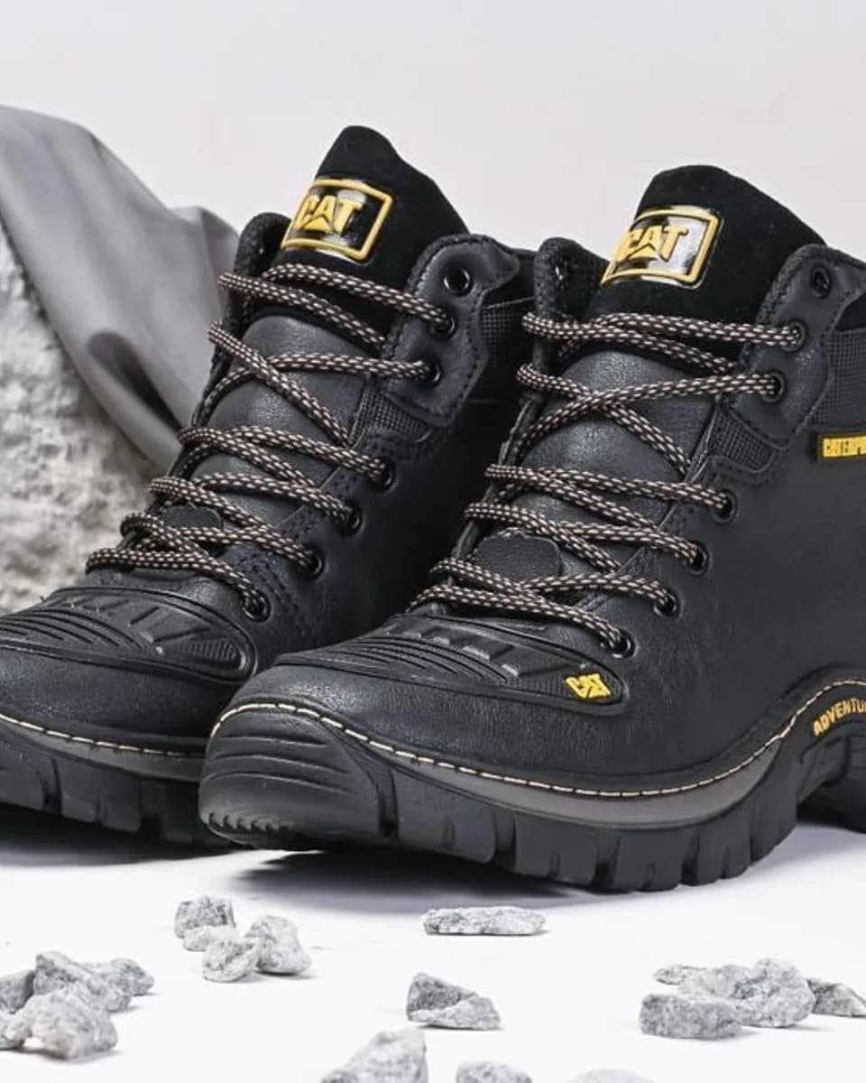 Bota CAT preta