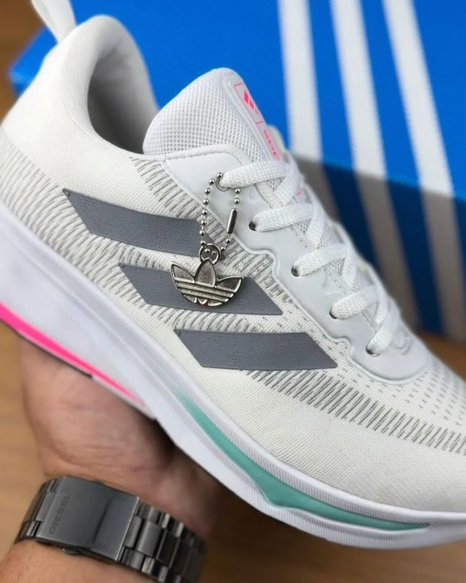 Tênis Adidas branco e rosa