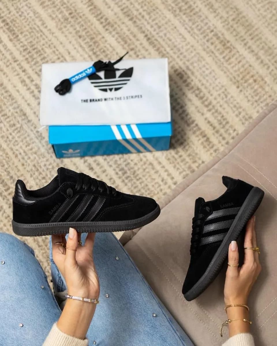 Tênis Adidas preto