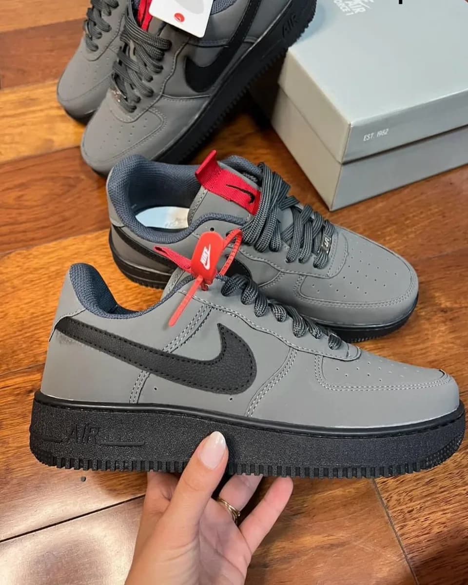 Tênis Nike Air Force cinza