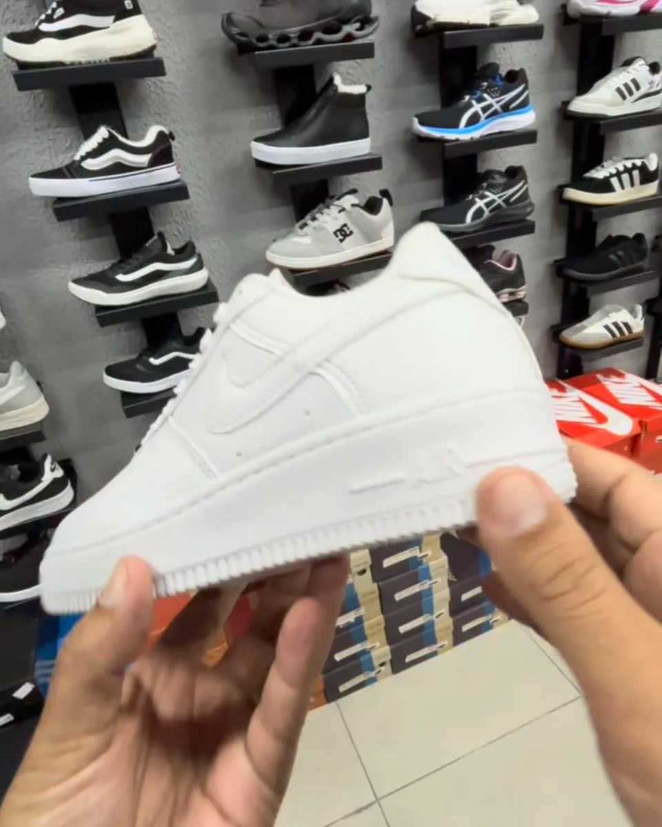 Tênis Nike Air Force branco