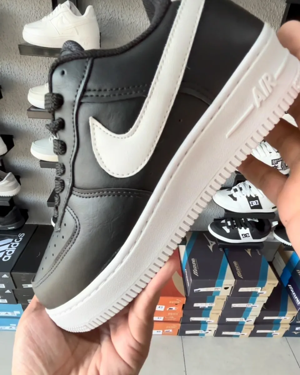 Tênis Nike Air Force preto