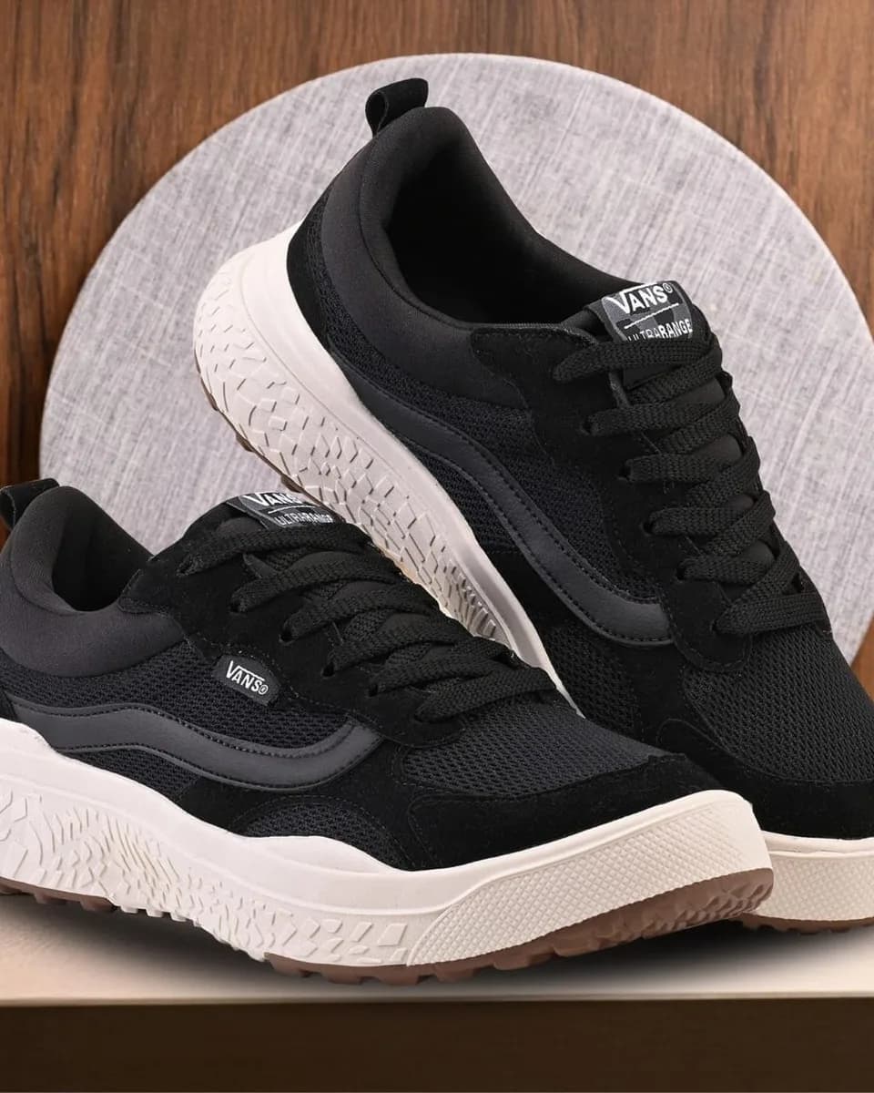 Tênis Vans preto